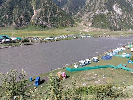 Tourist camp on Kishen Ganga