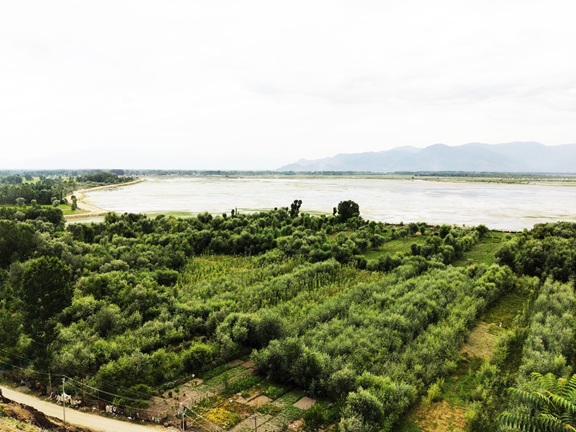 Wular lake (right side)